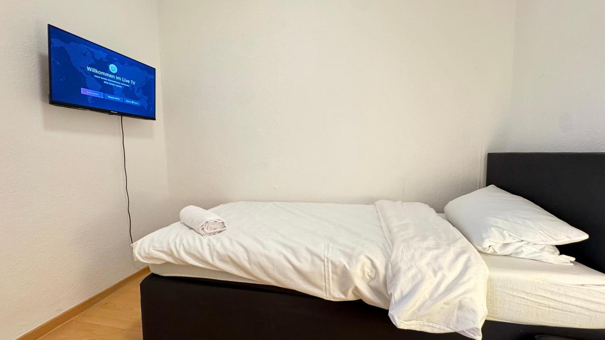 Apartments Im Herzen Von Neumuenster Innenstadt & Hbf Fusslaeufig, Mit Privatparkplatz Esterno foto