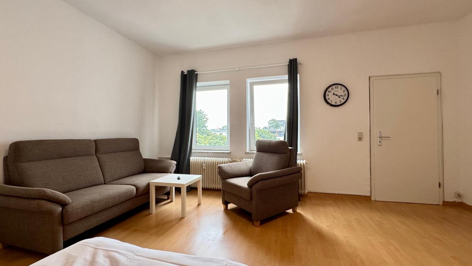 Apartments Im Herzen Von Neumuenster Innenstadt & Hbf Fusslaeufig, Mit Privatparkplatz Esterno foto