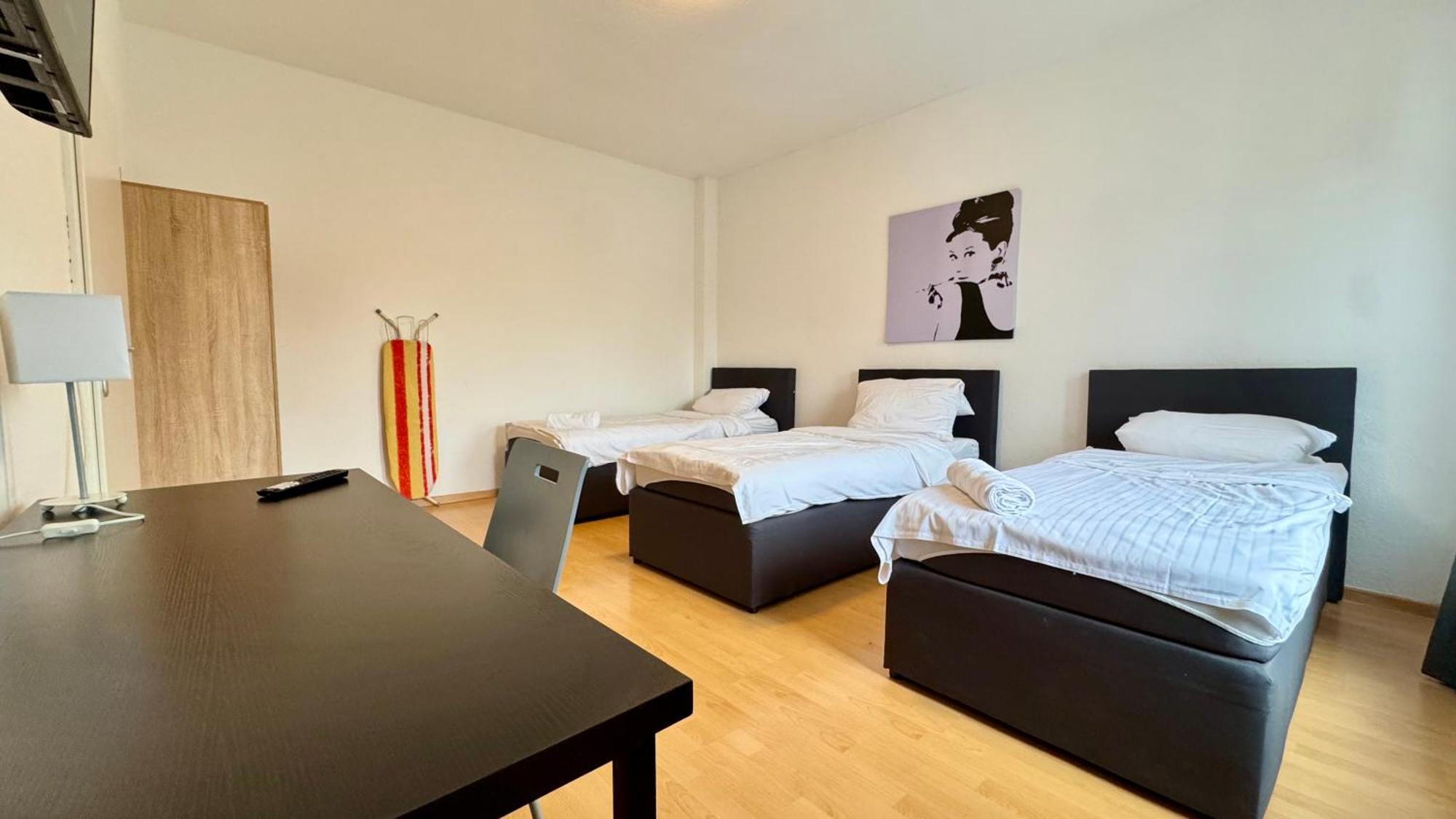 Apartments Im Herzen Von Neumuenster Innenstadt & Hbf Fusslaeufig, Mit Privatparkplatz Esterno foto