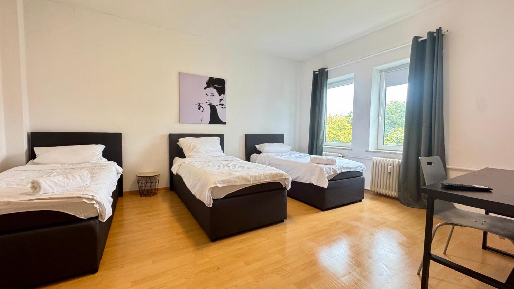 Apartments Im Herzen Von Neumuenster Innenstadt & Hbf Fusslaeufig, Mit Privatparkplatz Esterno foto