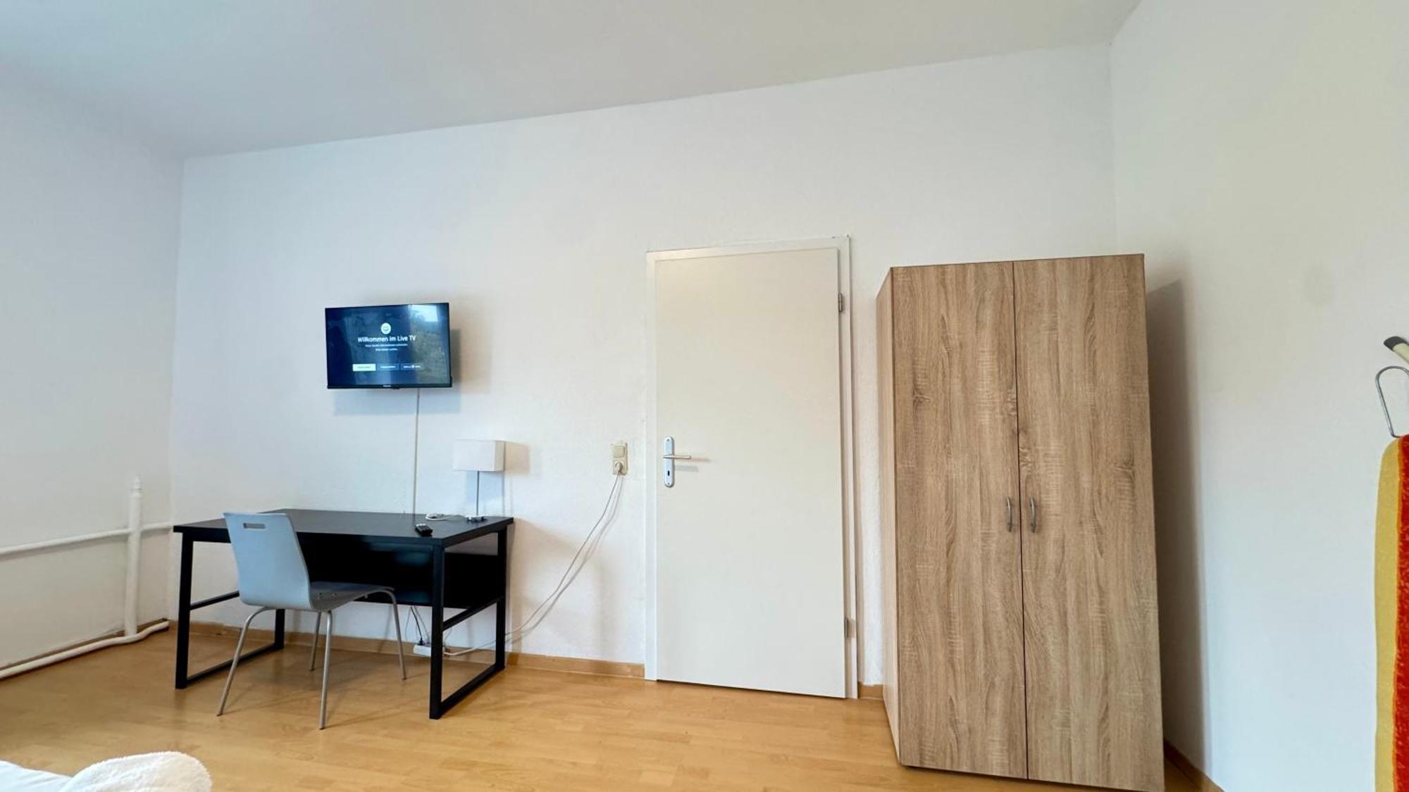 Apartments Im Herzen Von Neumuenster Innenstadt & Hbf Fusslaeufig, Mit Privatparkplatz Esterno foto