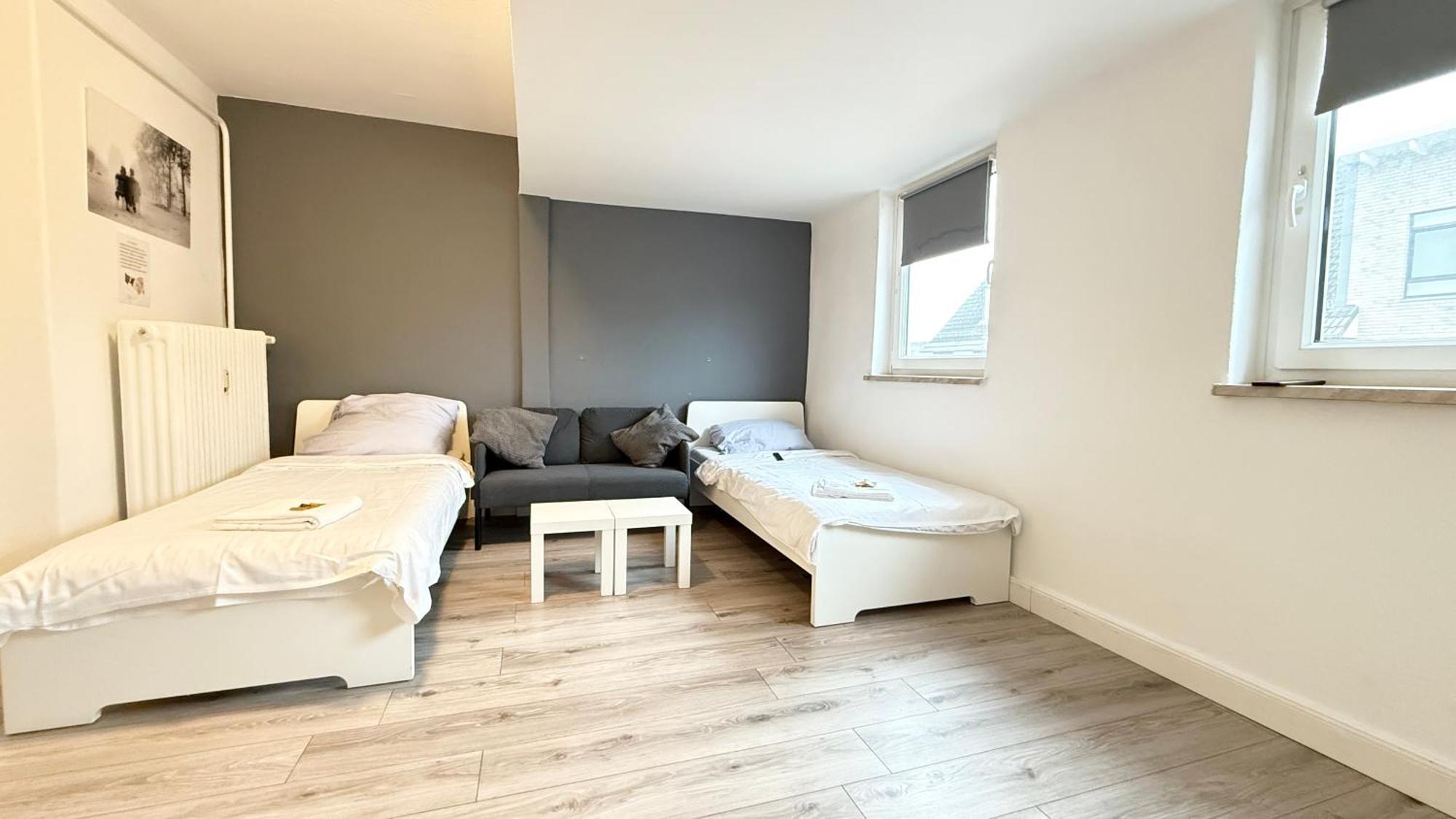 Apartments Im Herzen Von Neumuenster Innenstadt & Hbf Fusslaeufig, Mit Privatparkplatz Esterno foto